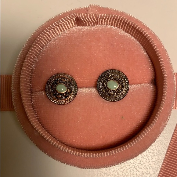 Urban Outfitter Gold Stud Earrings - Picture 1 of 1